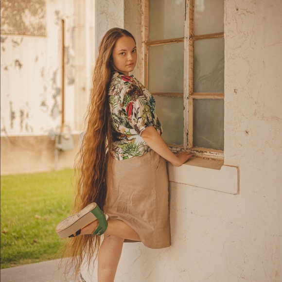 Meet your Posher, Anthea✨ - Picture 6 of 9